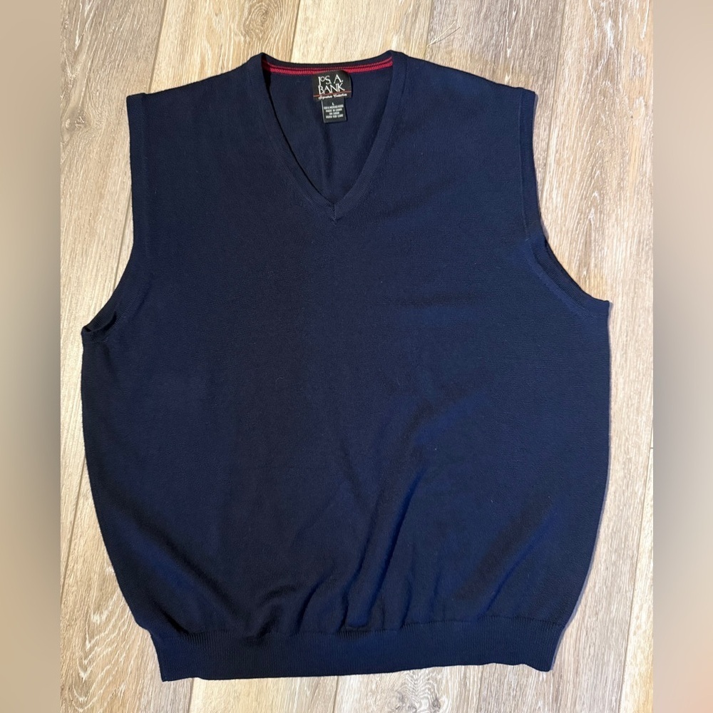 Jos a bank 100% merino wool sweater vest size Large Dark Navy.